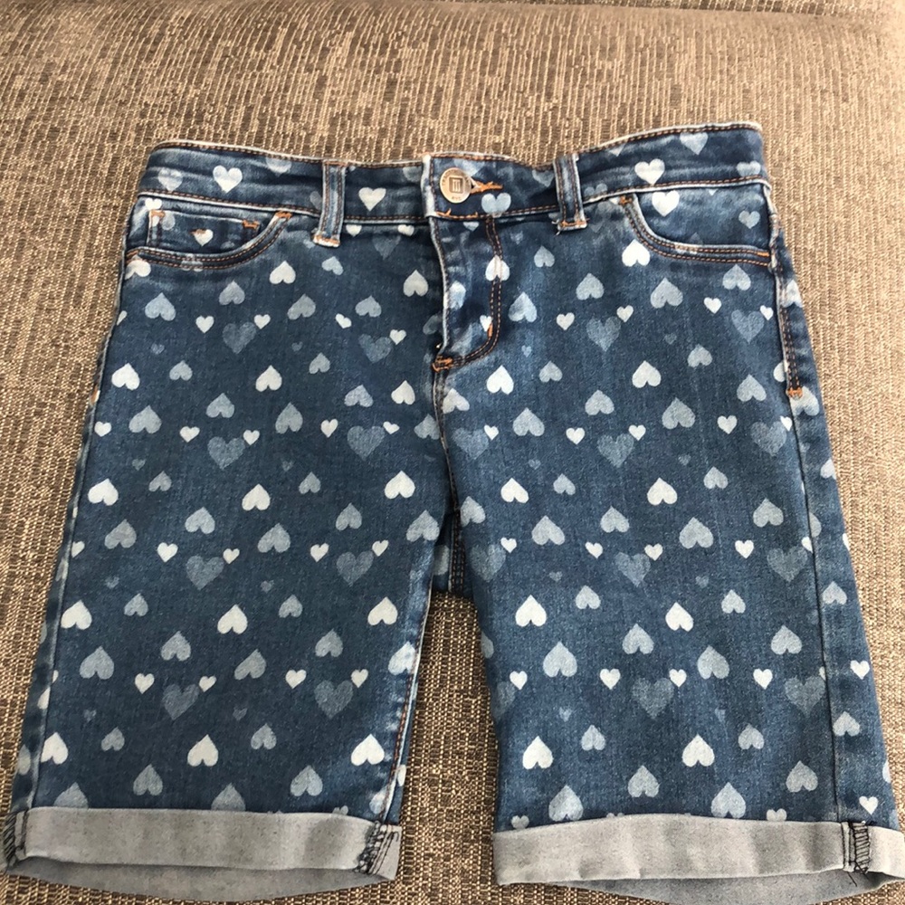 Denim shorts with heart print